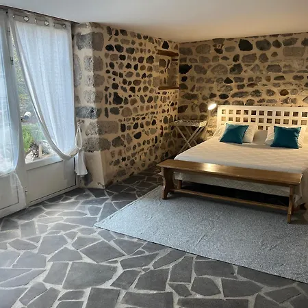 Hotel La Cour Carree Perrier